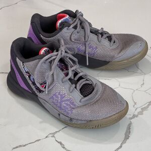 Nike | Kyrie Flytrap II Girls Size 2 Gray Purple Basketball Shoes AQ3413-003